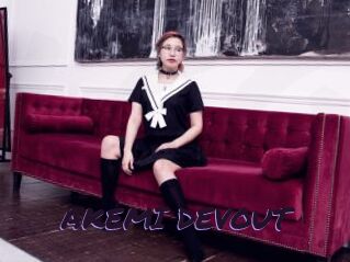AKEMI_DEVOUT
