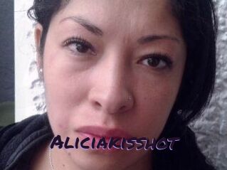 Aliciakisshot