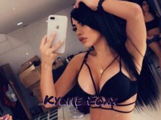 Kyliie_Foxx