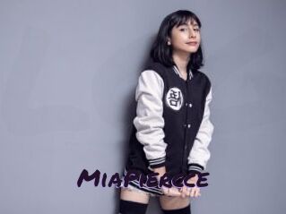 MiaPiercce