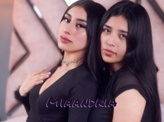 miaandkia Le Cul Gratuit