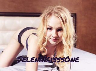 SelenaKisssOne