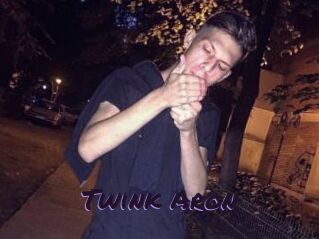 Twink_Aron